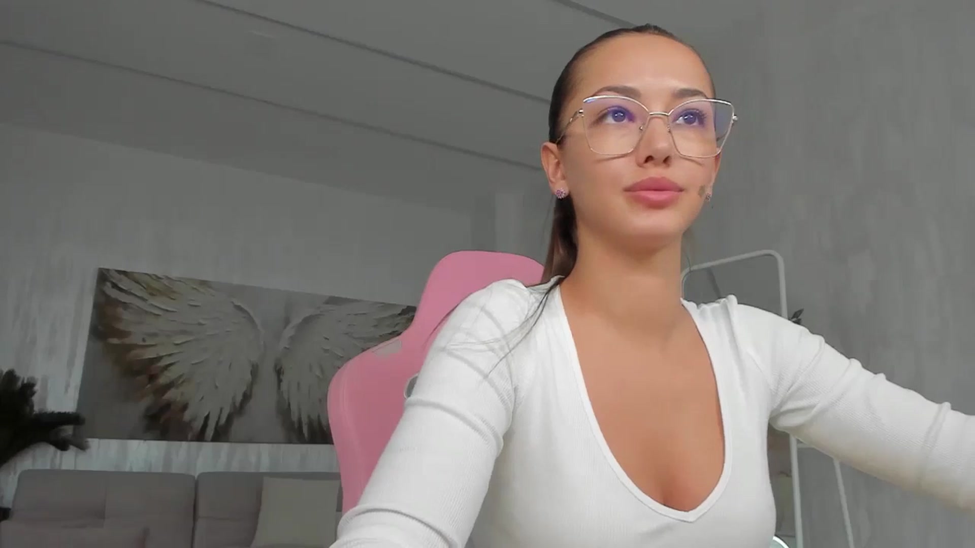 Gallery image thumbnail from Tiffany_H's myfreecams stream on, 03/30/2026, 10:58 image 12 of 20