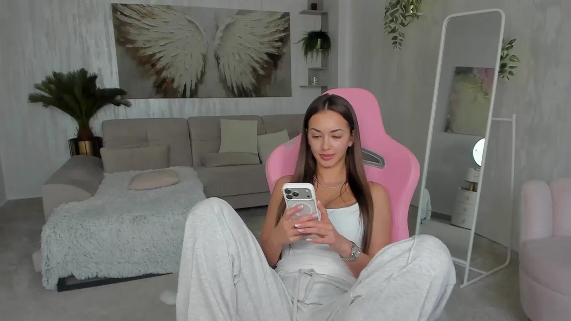 Gallery image thumbnail from Tiffany_H's myfreecams stream on, 04/04/2026, 10:21 image 19 of 20