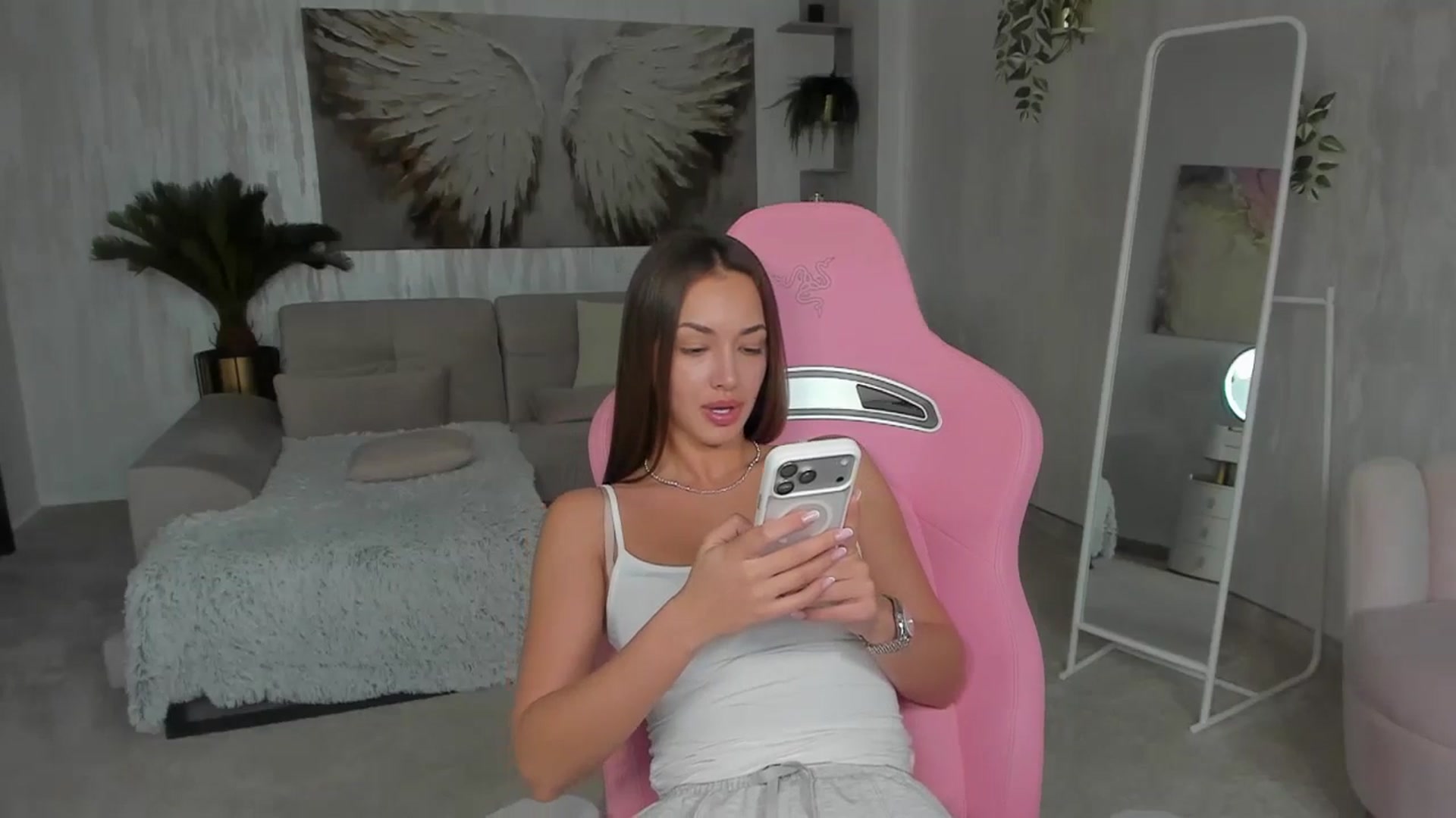 Gallery image thumbnail from Tiffany_H's myfreecams stream on, 04/04/2026, 10:21 image 8 of 20