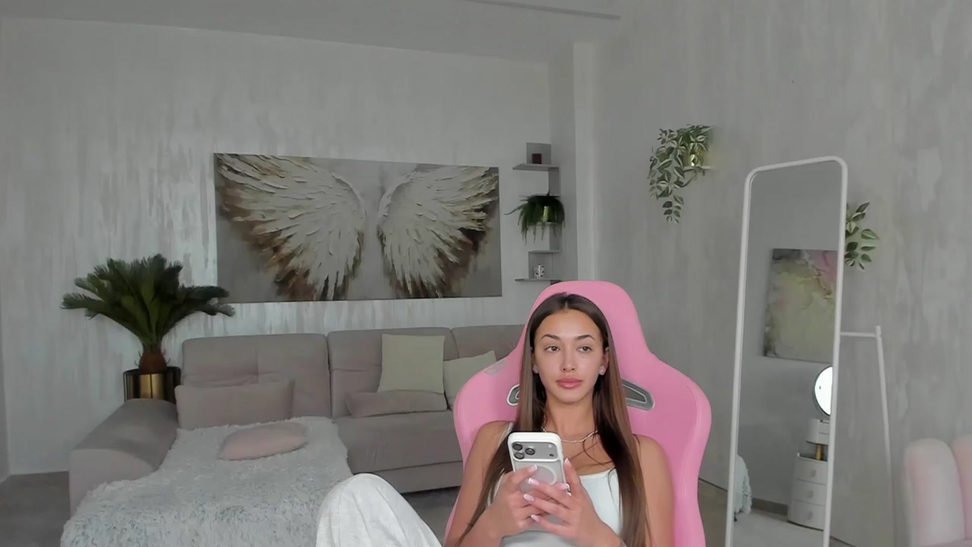 Gallery image thumbnail from Tiffany_H's myfreecams stream on, 04/04/2026, 10:21 image 15 of 20