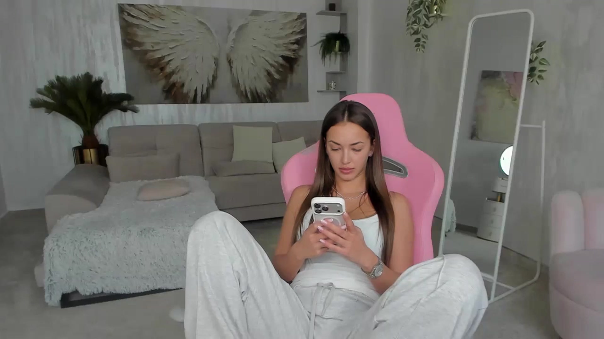 Gallery image thumbnail from Tiffany_H's myfreecams stream on, 04/04/2026, 10:21 image 18 of 20