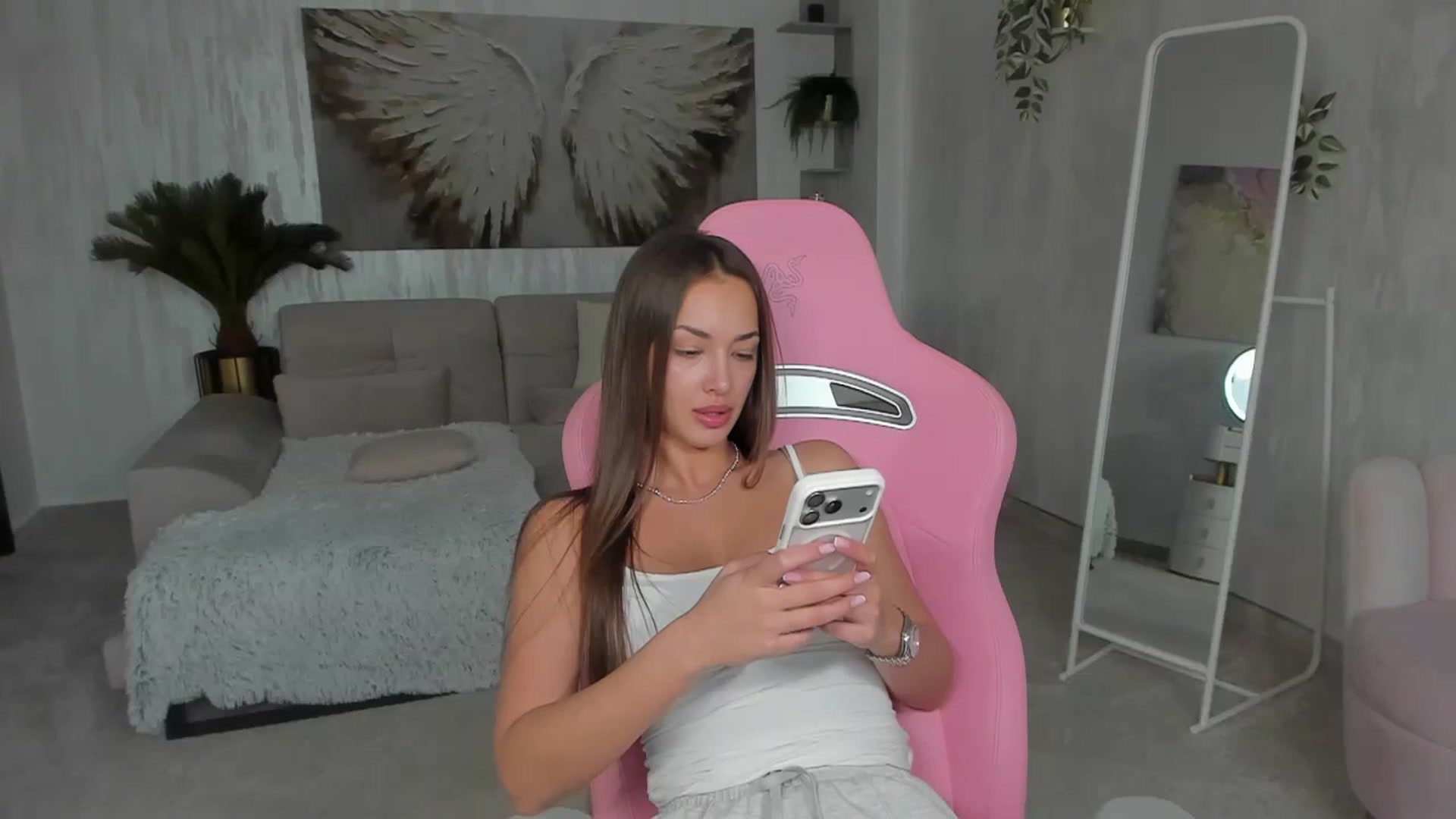 Gallery image thumbnail from Tiffany_H's myfreecams stream on, 04/04/2026, 10:21 image 11 of 20