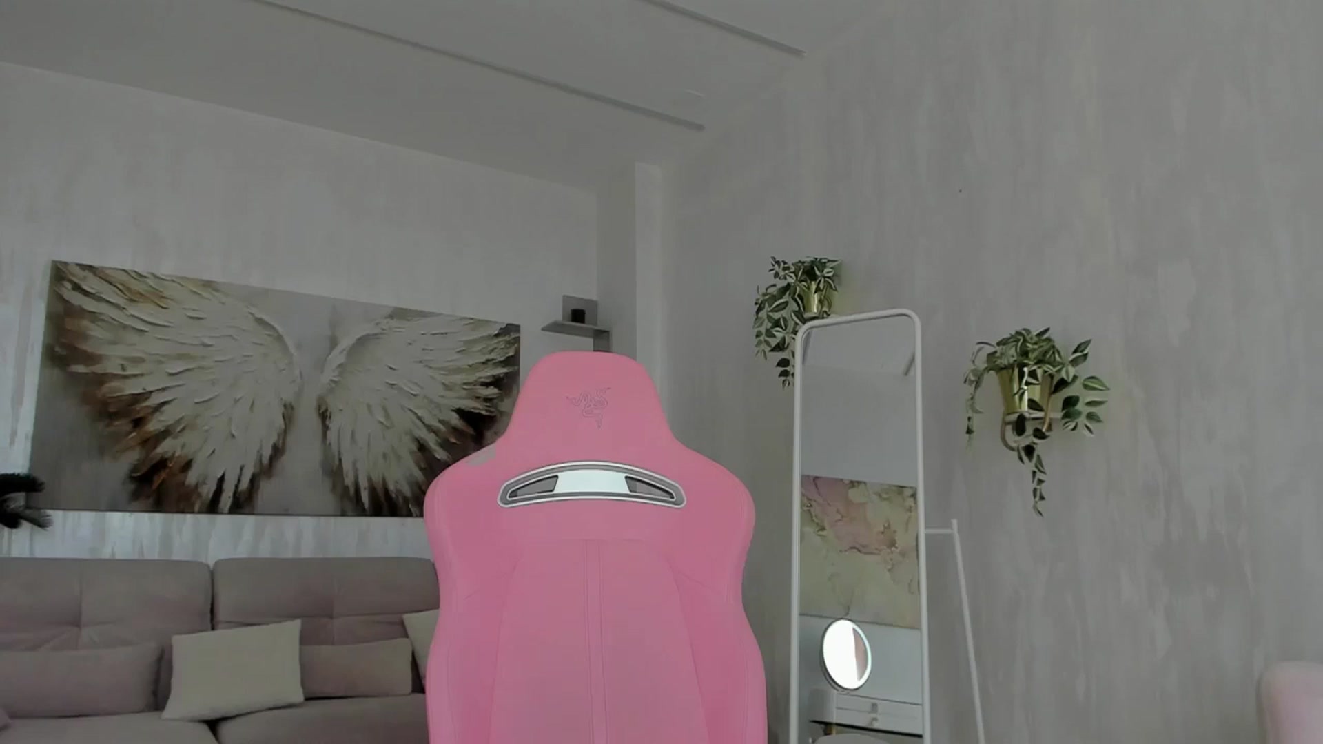 Gallery image thumbnail from Tiffany_H's myfreecams stream on, 04/08/2026, 12:08 image 18 of 20