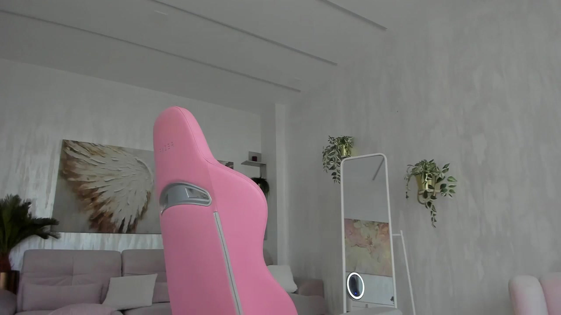 Gallery image thumbnail from Tiffany_H's myfreecams stream on, 04/14/2026, 08:55 image 15 of 20
