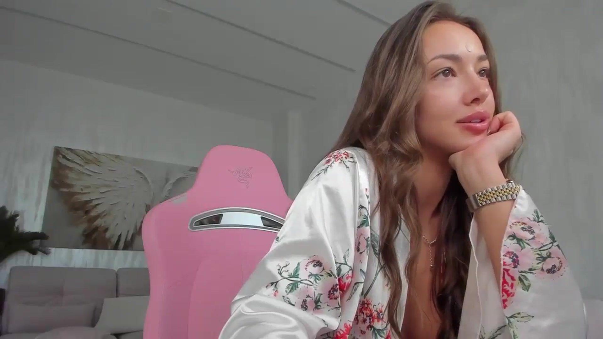 Gallery image thumbnail from Tiffany_H's myfreecams stream on, 04/14/2026, 10:31 image 3 of 20