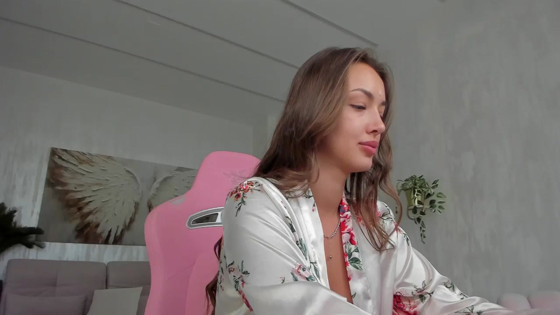 Gallery image thumbnail from Tiffany_H's myfreecams stream on, 04/14/2026, 10:31 image 7 of 20