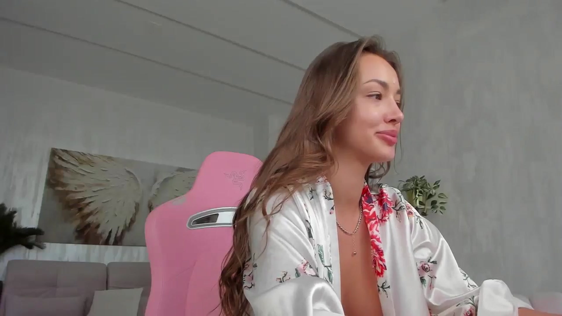 Gallery image thumbnail from Tiffany_H's myfreecams stream on, 04/14/2026, 10:31 image 5 of 20
