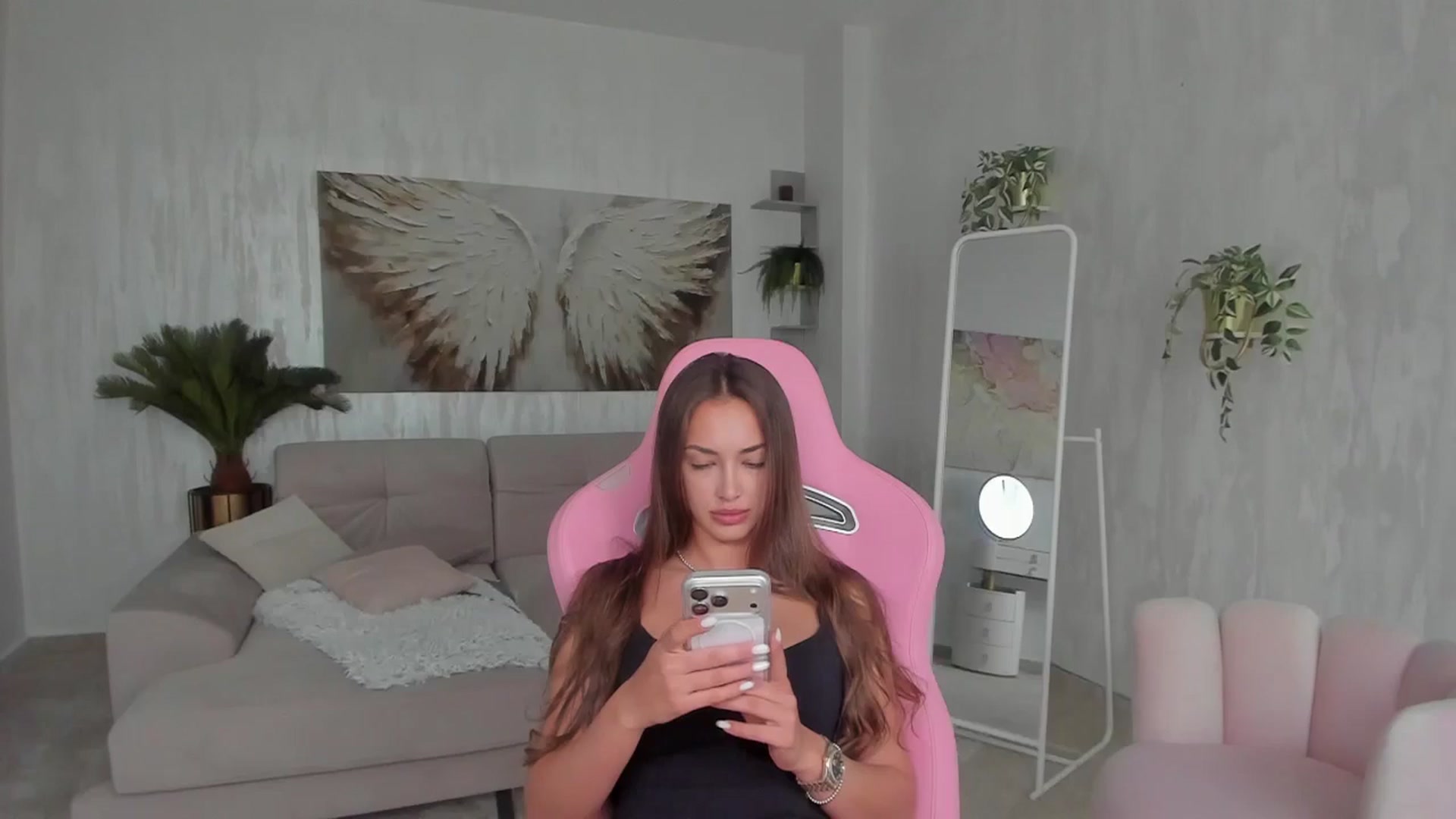 Gallery image thumbnail from Tiffany_H's myfreecams stream on, 04/29/2026, 11:24 image 12 of 20