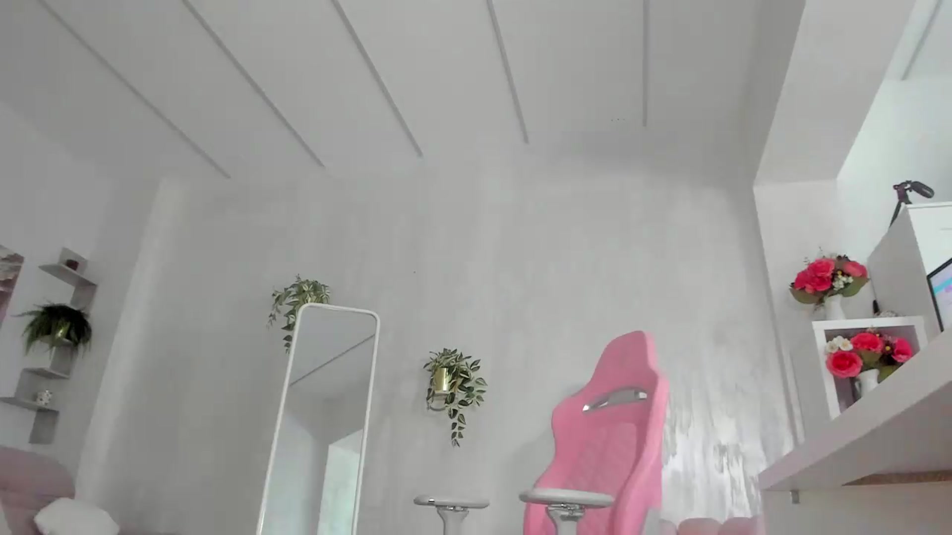 Gallery image thumbnail from Tiffany_H's myfreecams stream on, 05/16/2026, 10:15 image 13 of 20