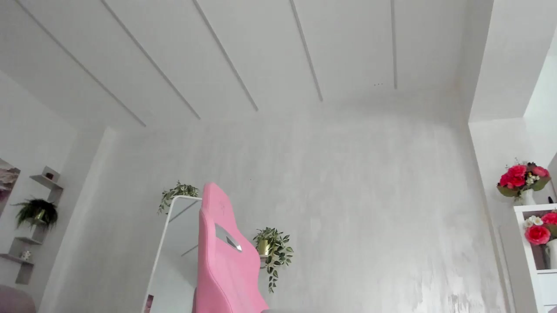 Gallery image thumbnail from Tiffany_H's myfreecams stream on, 05/19/2026, 08:32 image 18 of 20