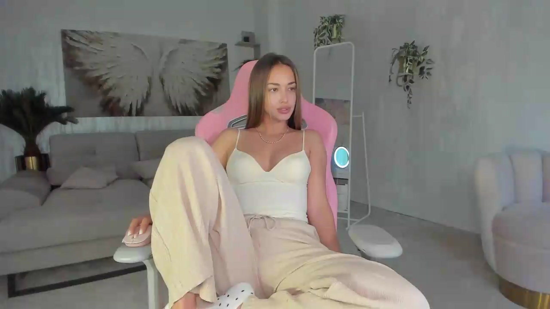 Gallery image thumbnail from Tiffany_H's myfreecams stream on, 06/12/2026, 11:06 image 13 of 20
