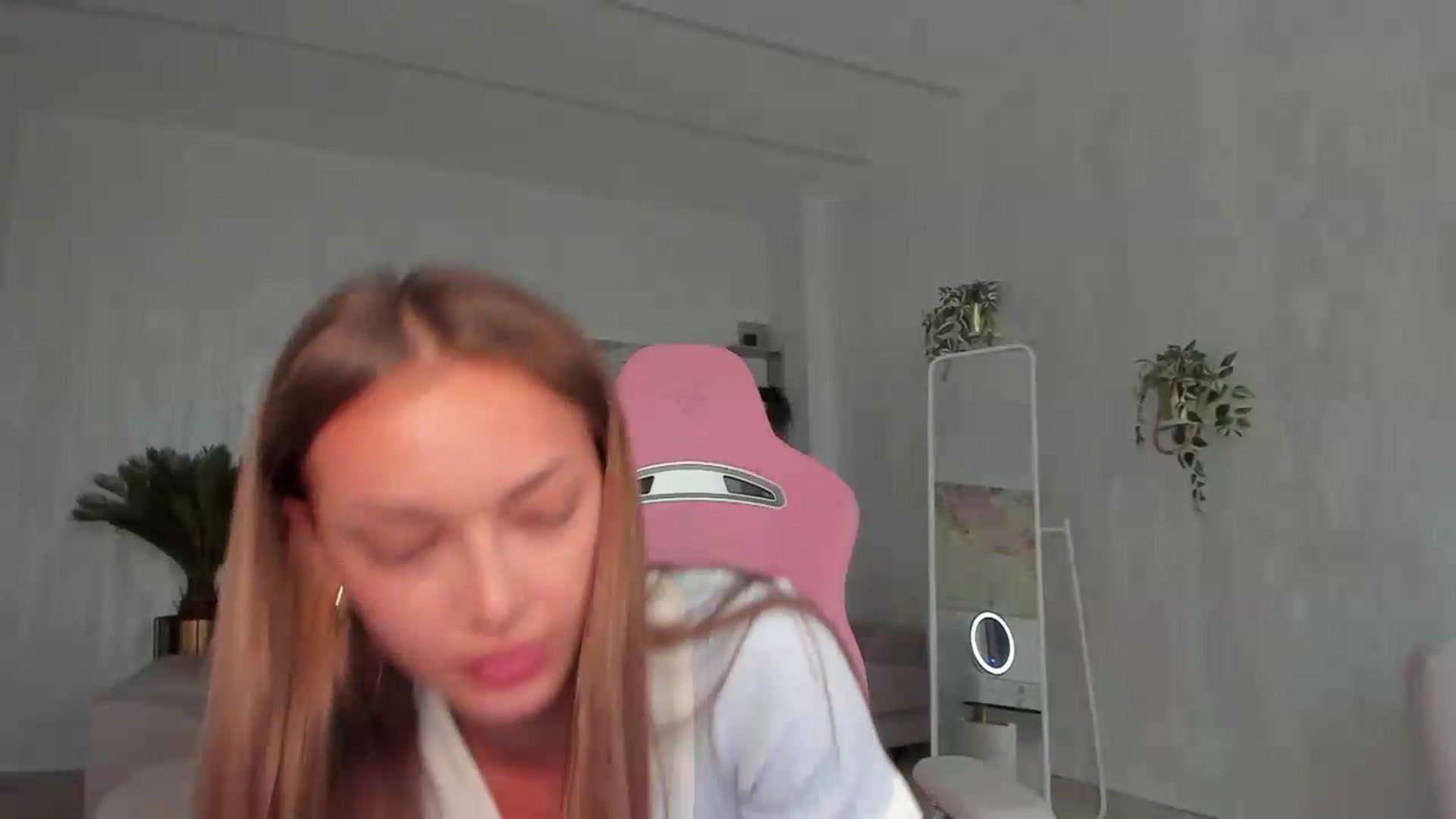 Gallery image thumbnail from Tiffany_H's myfreecams stream on, 06/29/2026, 10:57 image 18 of 20