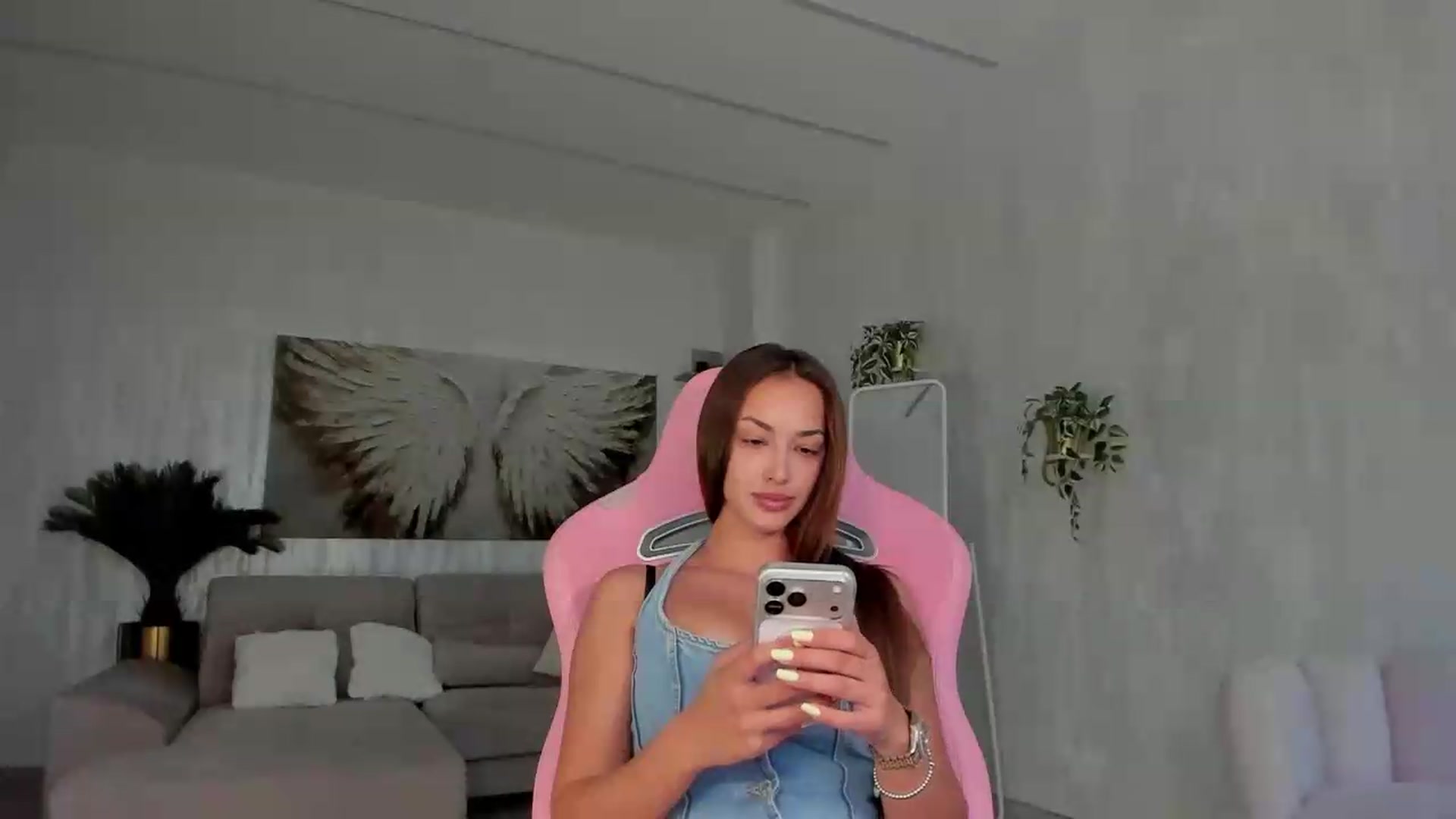 Gallery image thumbnail from Tiffany_H's myfreecams stream on, 07/10/2026, 09:47 image 18 of 20