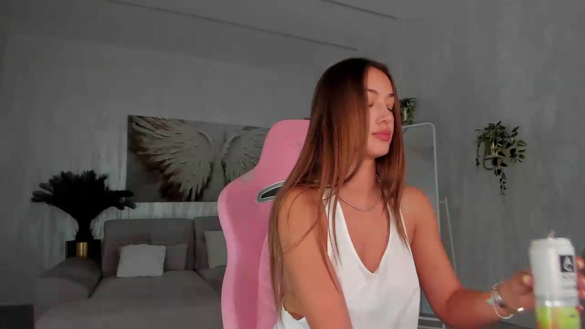 Gallery image thumbnail from Tiffany_H's myfreecams stream on, 07/15/2026, 12:25 image 13 of 20