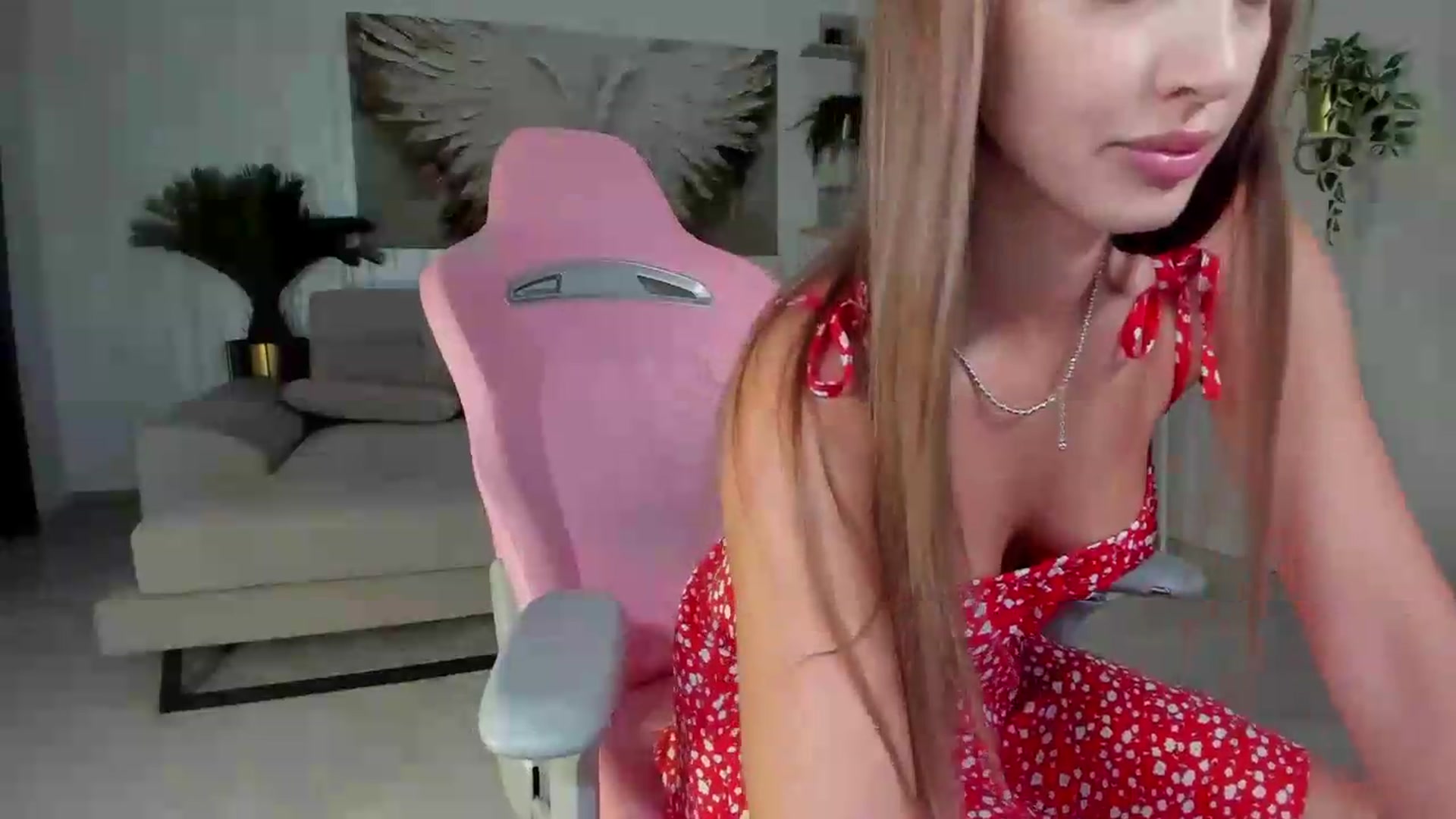 Gallery image thumbnail from Tiffany_H's myfreecams stream on, 07/19/2026, 09:21 image 8 of 20