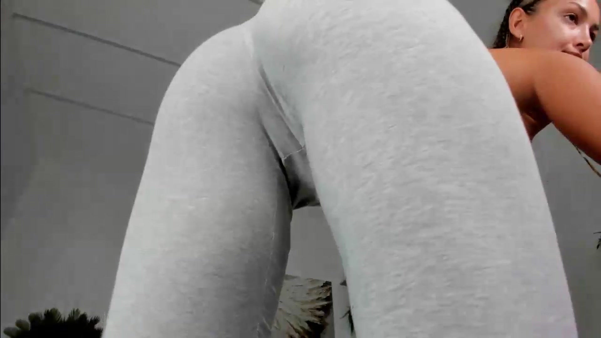 Gallery image thumbnail from Tiffany_H's myfreecams stream on, 08/06/2026, 11:34 image 17 of 20