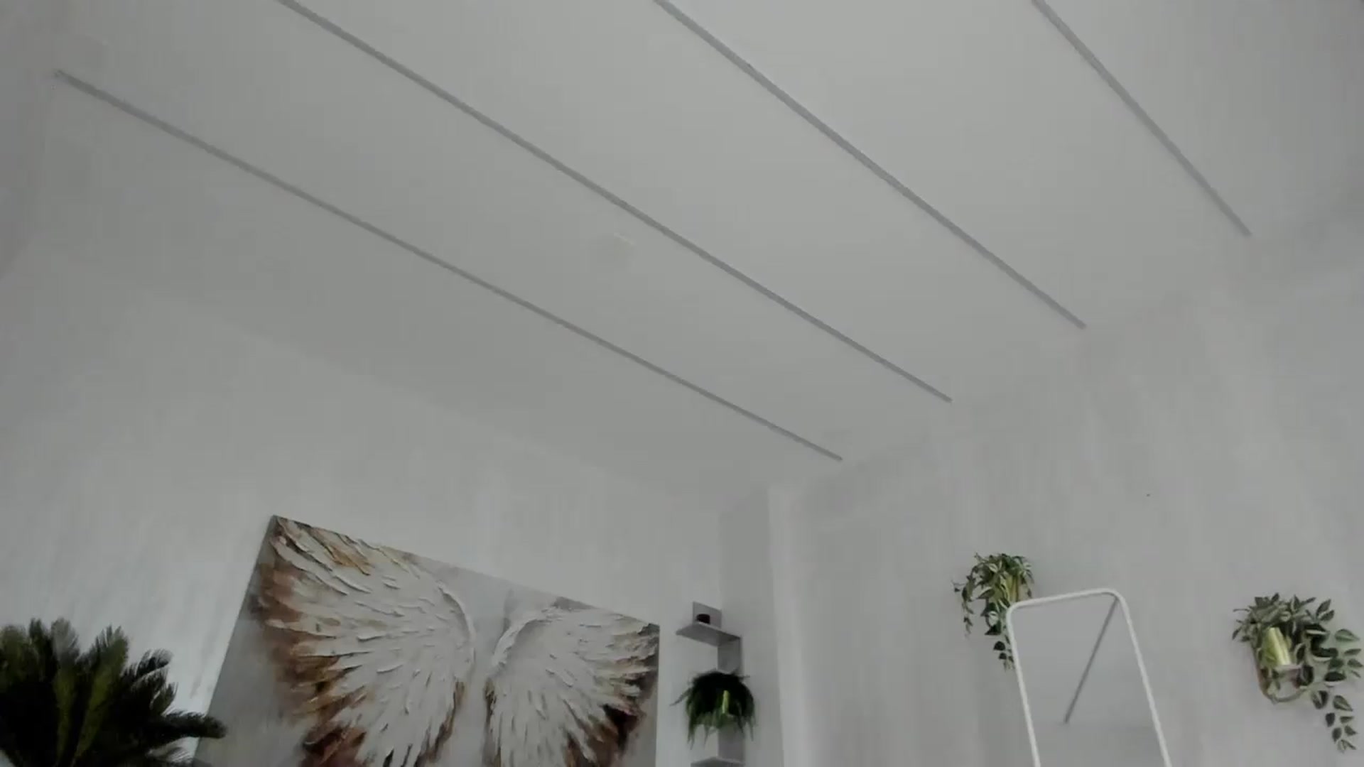 Gallery image thumbnail from Tiffany_H's myfreecams stream on, 08/19/2026, 09:15 image 14 of 20