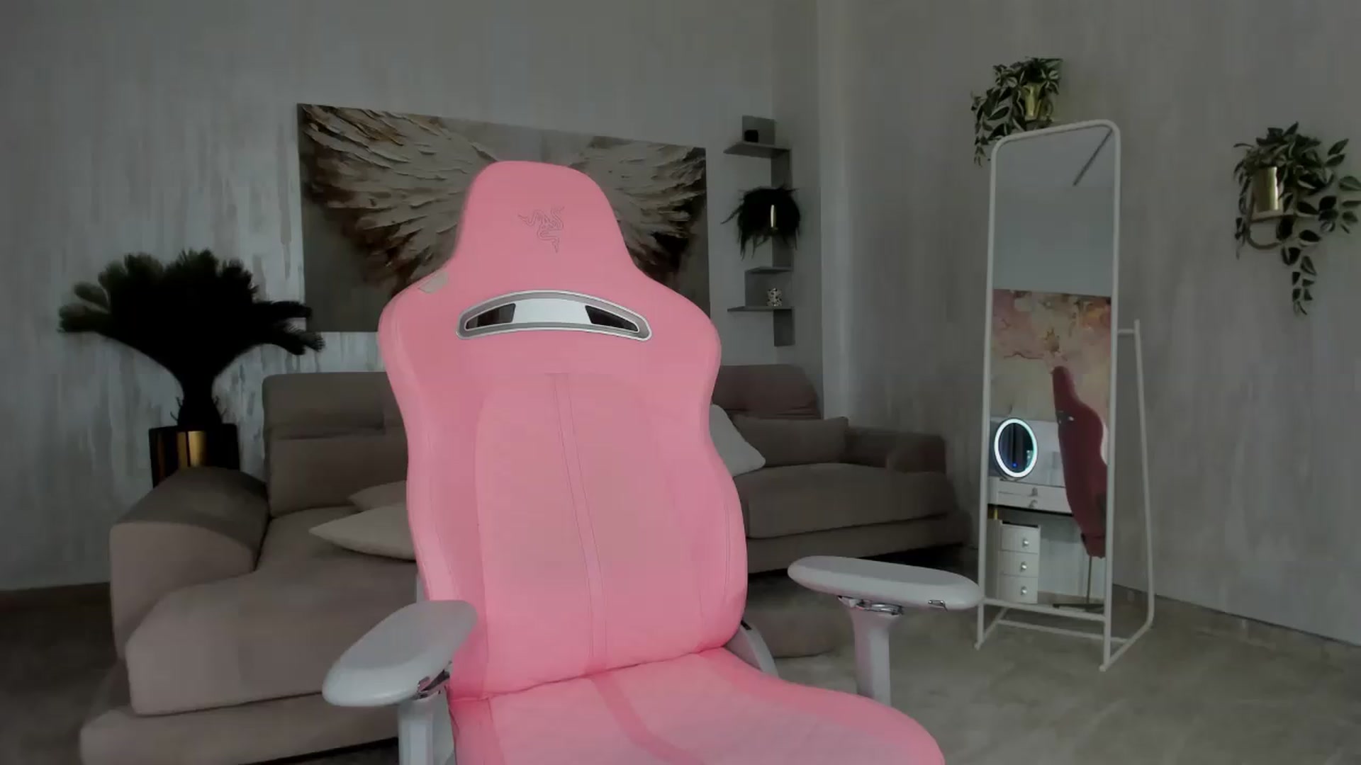 Gallery image thumbnail from Tiffany_H's myfreecams stream on, 09/08/2026, 10:35 image 17 of 20