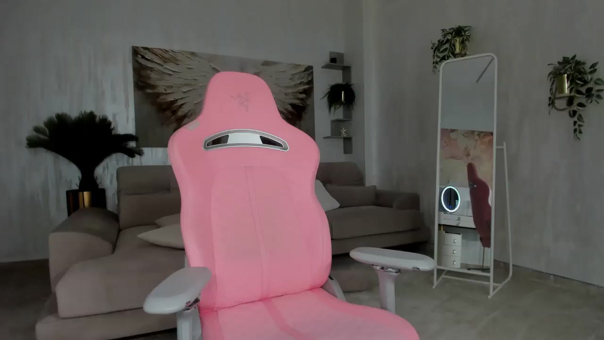 Gallery image thumbnail from Tiffany_H's myfreecams stream on, 09/08/2026, 10:35 image 18 of 20
