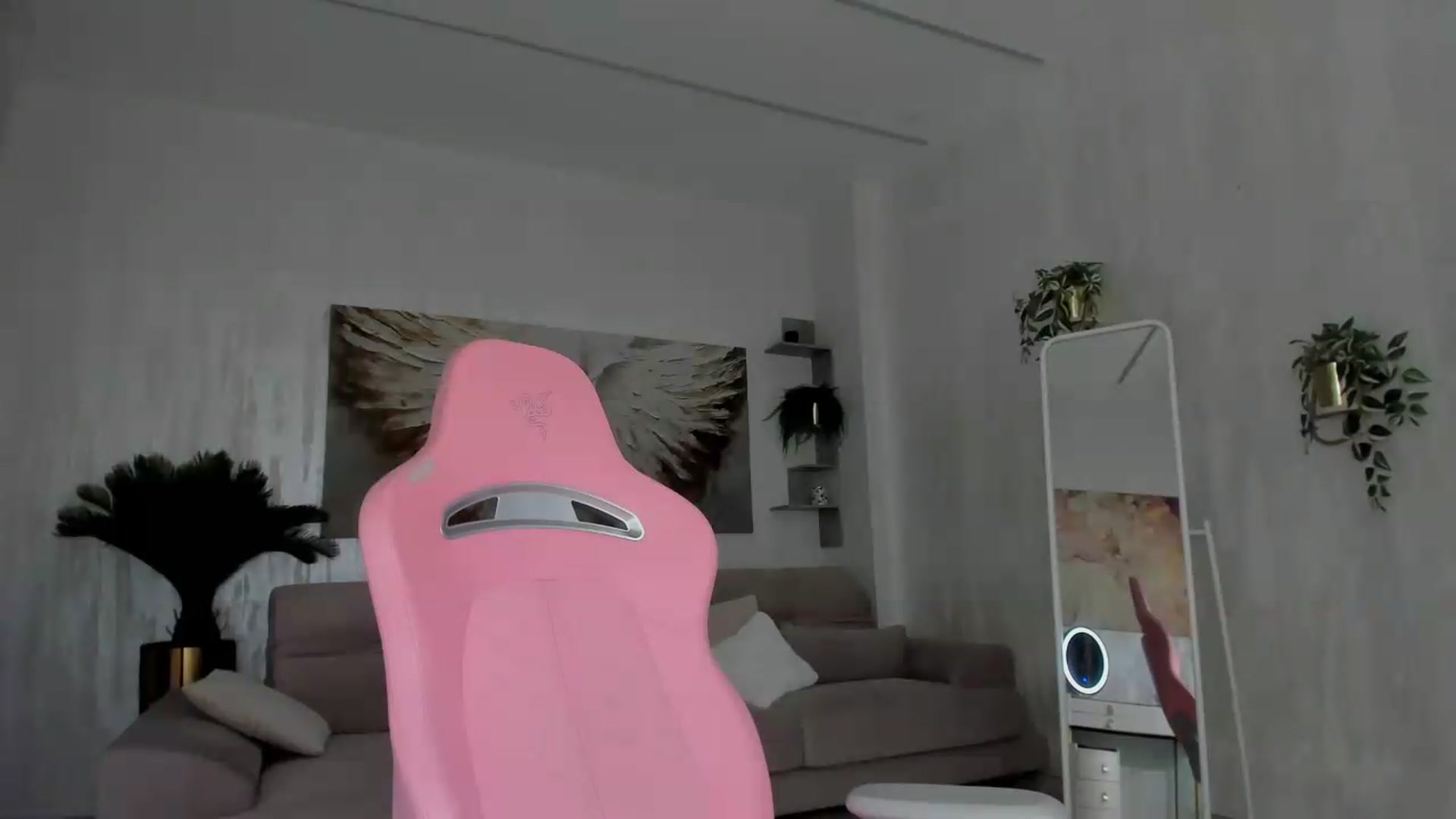 Gallery image thumbnail from Tiffany_H's myfreecams stream on, 09/10/2026, 10:35 image 18 of 20