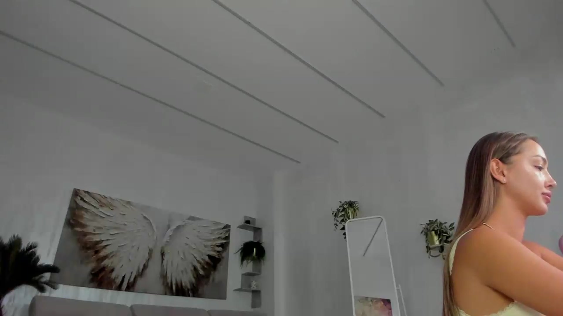 Gallery image thumbnail from Tiffany_H's myfreecams stream on, 09/15/2026, 08:56 image 9 of 20