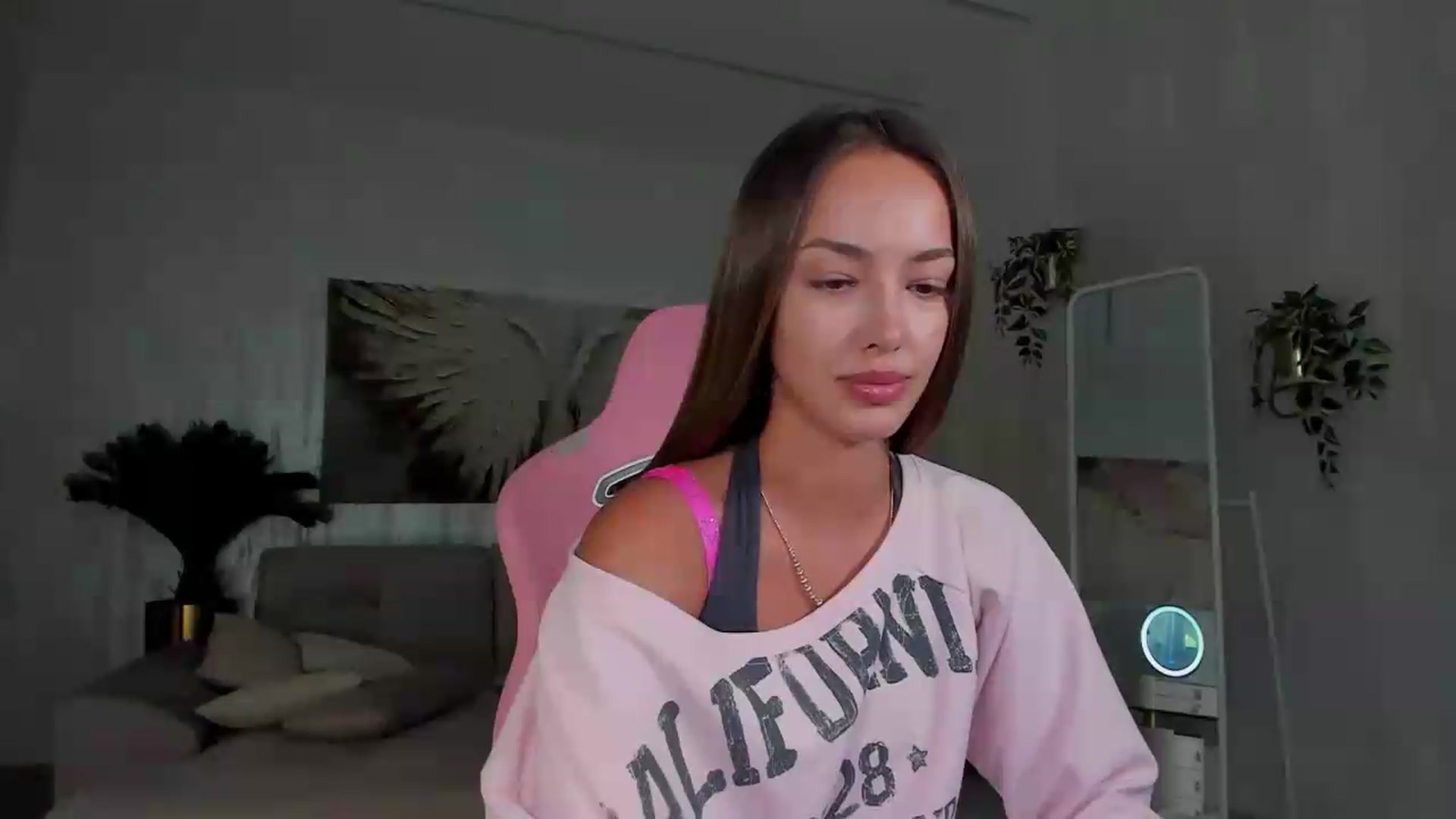 Gallery image thumbnail from Tiffany_H's myfreecams stream on, 09/17/2026, 09:54 image 14 of 20