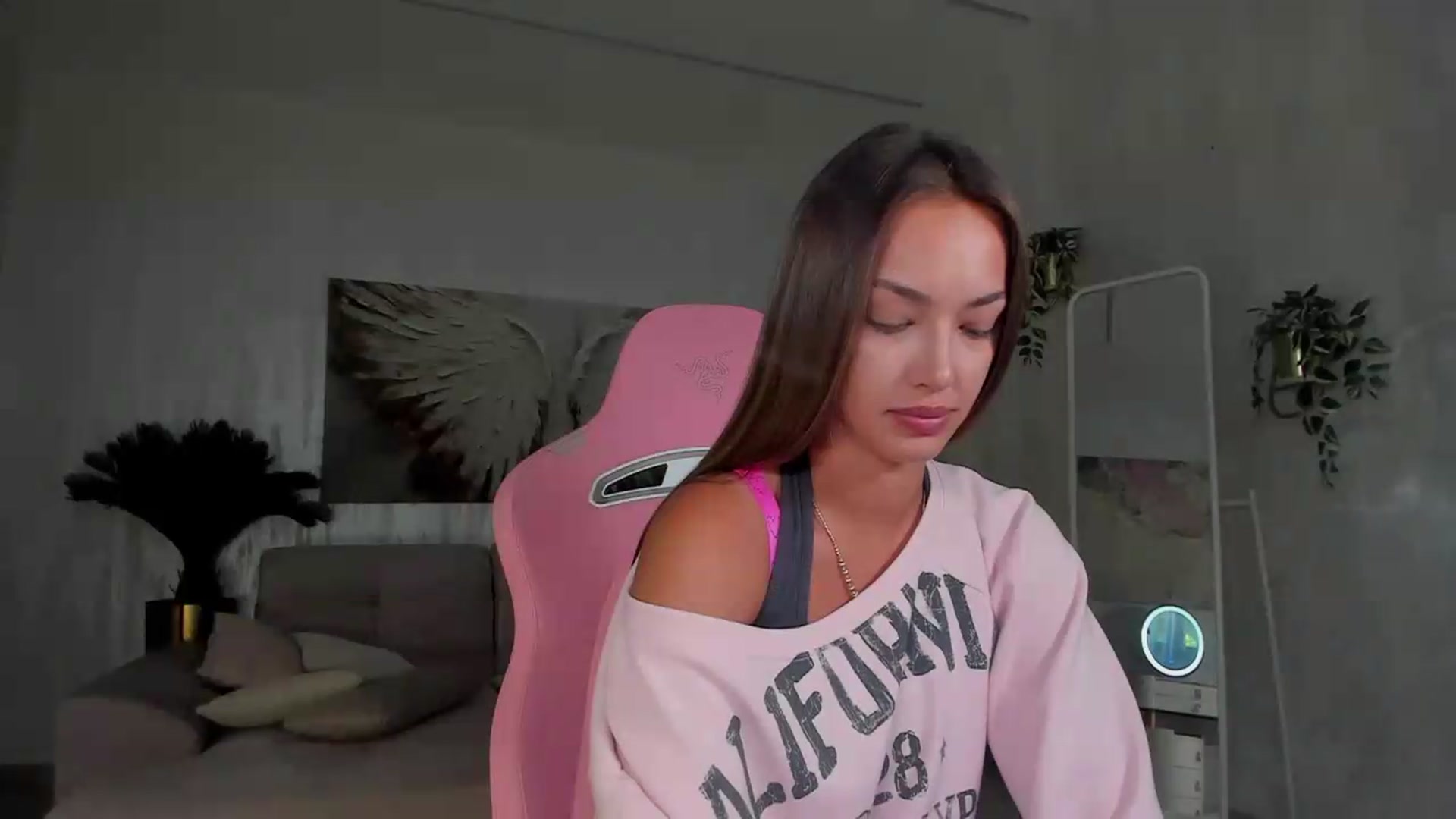 Gallery image thumbnail from Tiffany_H's myfreecams stream on, 09/17/2026, 09:54 image 17 of 20
