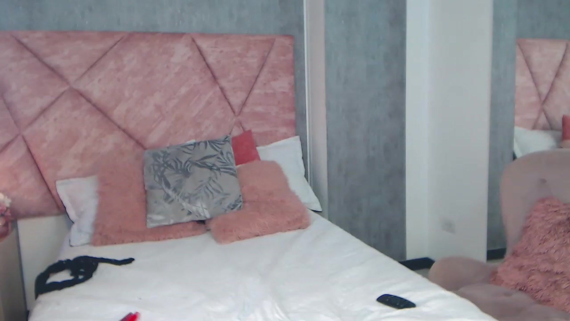 Gallery image thumbnail from Tiffany_Reyy's myfreecams stream on, 11/26/2022, 16:21 image 14 of 20