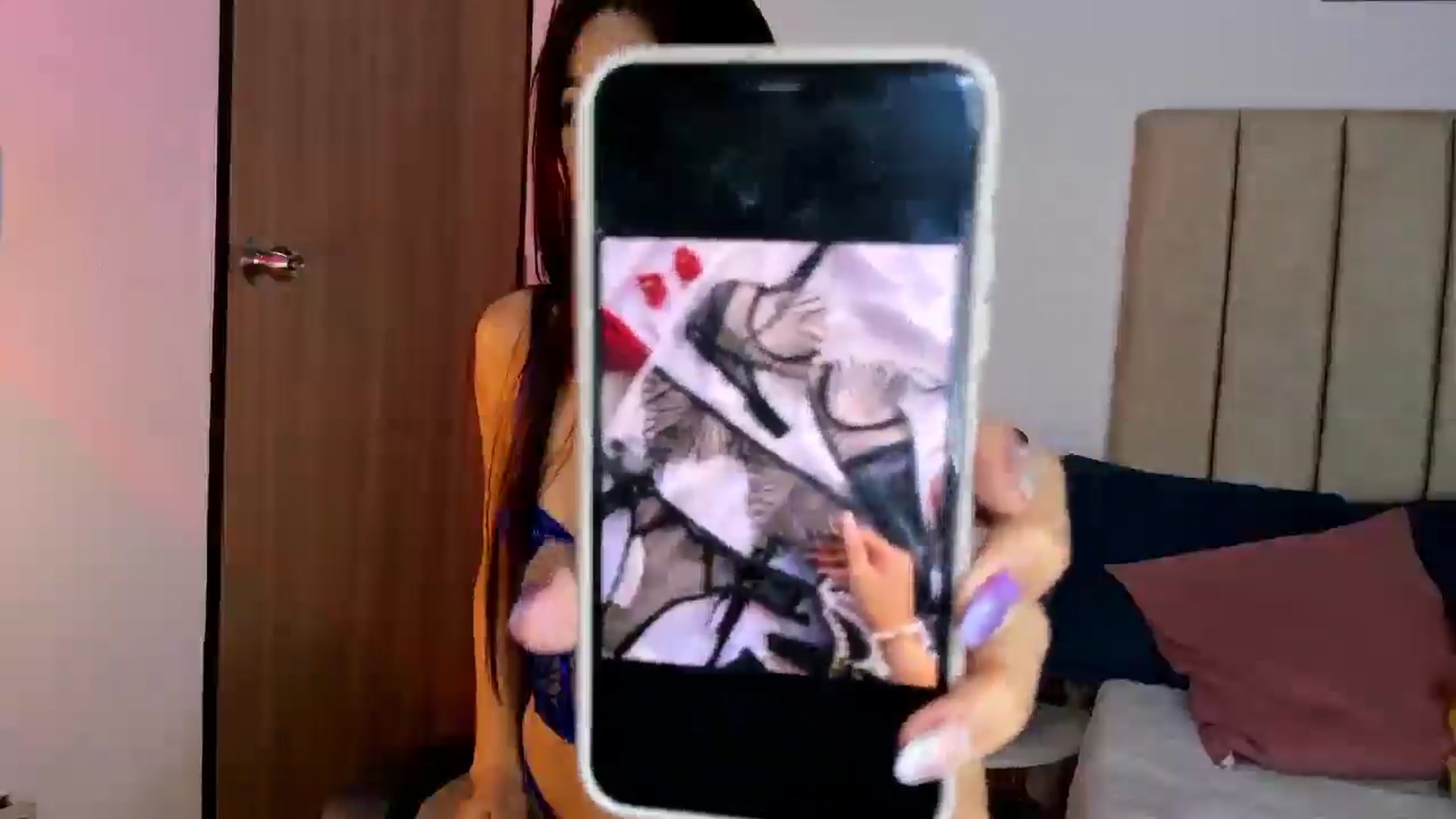 Gallery image thumbnail from Tiffany_Reyy's myfreecams stream on, 02/22/2025, 15:06 image 8 of 20