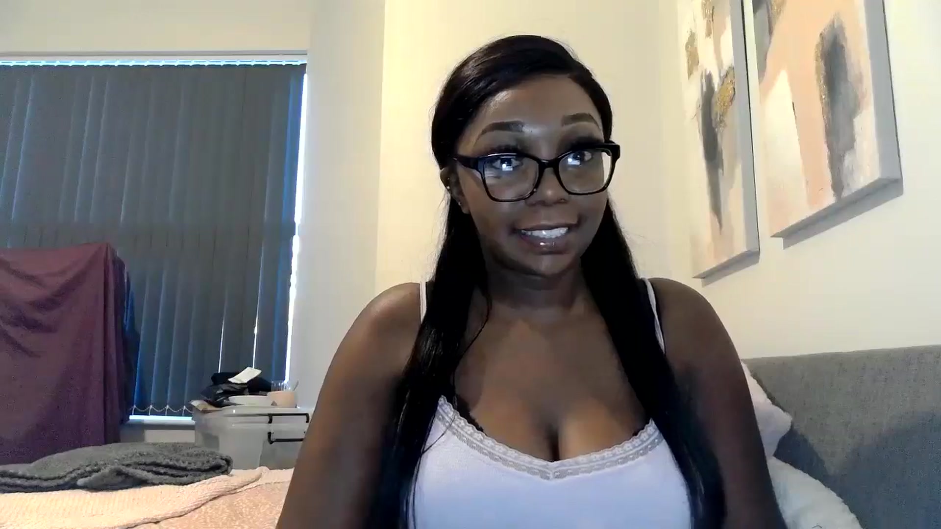 Gallery image thumbnail from Tiffanyjay_'s myfreecams stream on, 12/30/2024, 14:52 image 2 of 20
