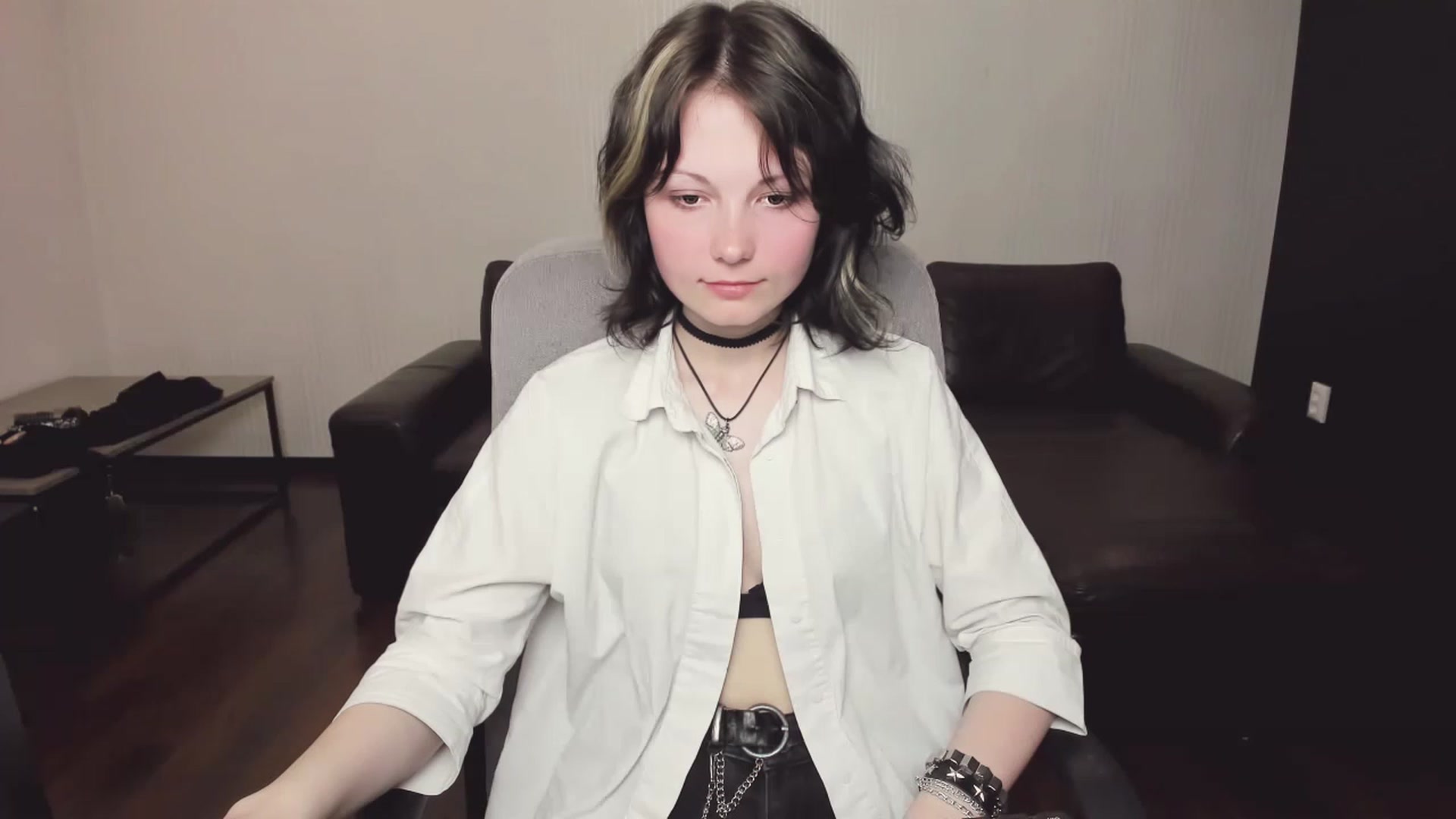 Gallery image thumbnail from Tiffanyy_Moon's myfreecams stream on, 05/06/2023, 16:34 image 19 of 20