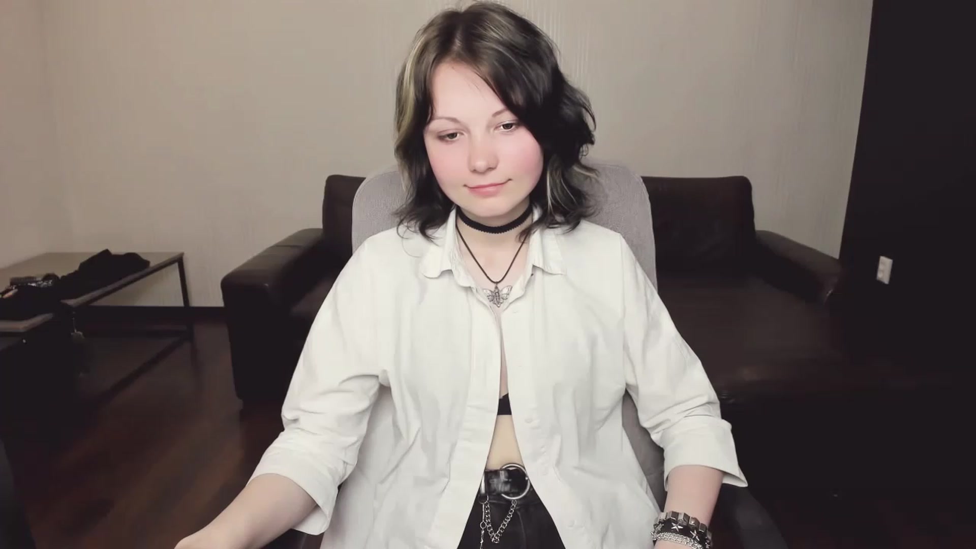 Gallery image thumbnail from Tiffanyy_Moon's myfreecams stream on, 05/06/2023, 16:34 image 1 of 20