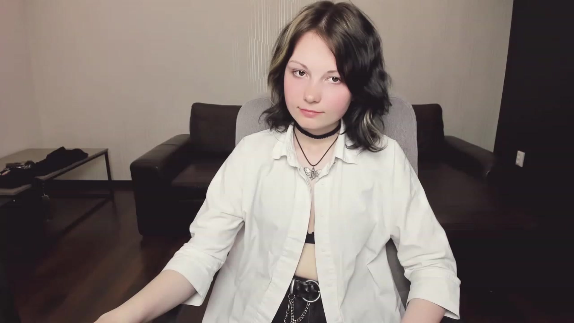 Gallery image thumbnail from Tiffanyy_Moon's myfreecams stream on, 05/06/2023, 16:34 image 10 of 20
