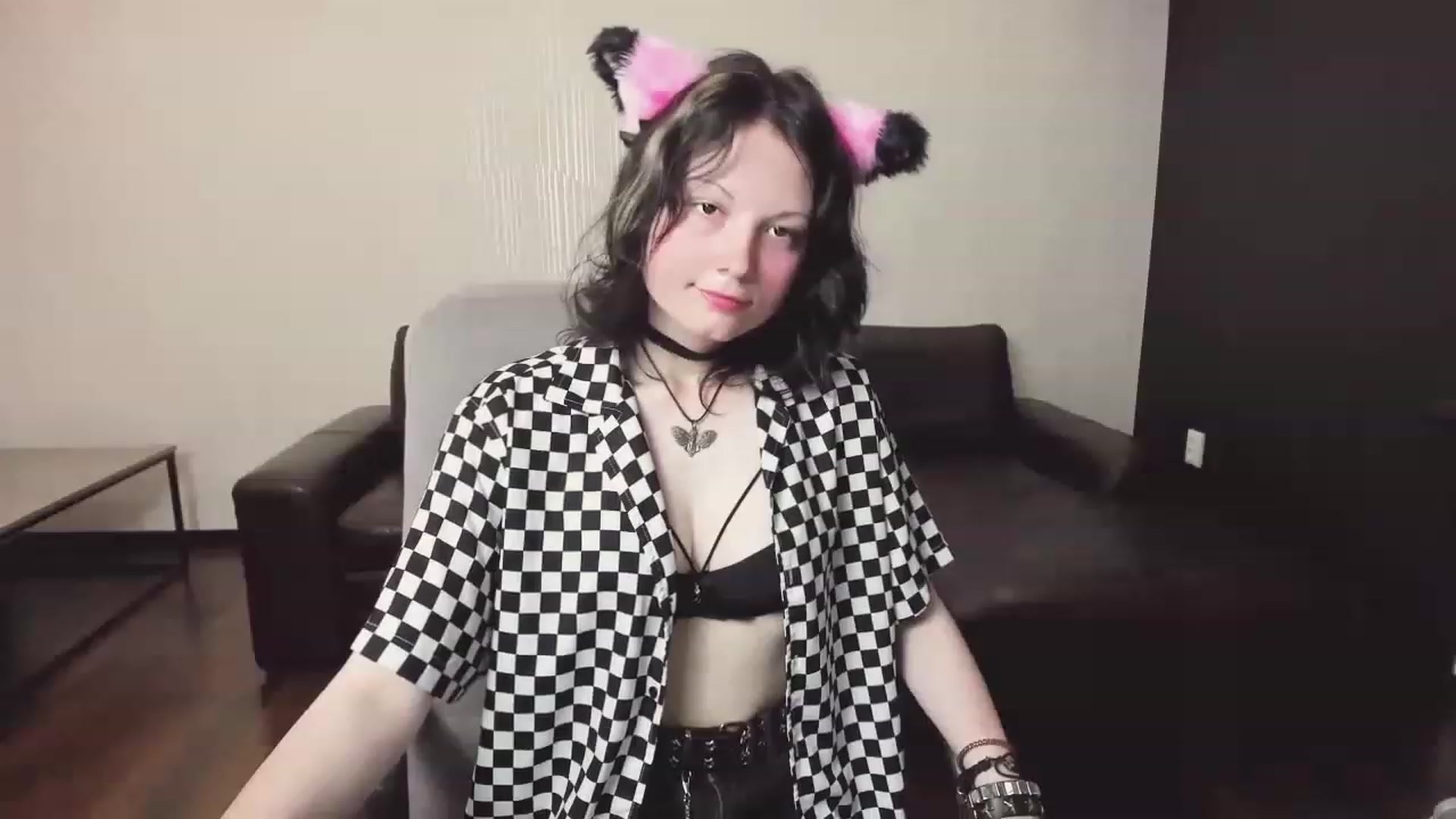Gallery image thumbnail from Tiffanyy_Moon's myfreecams stream on, 06/25/2023, 16:31 image 2 of 20