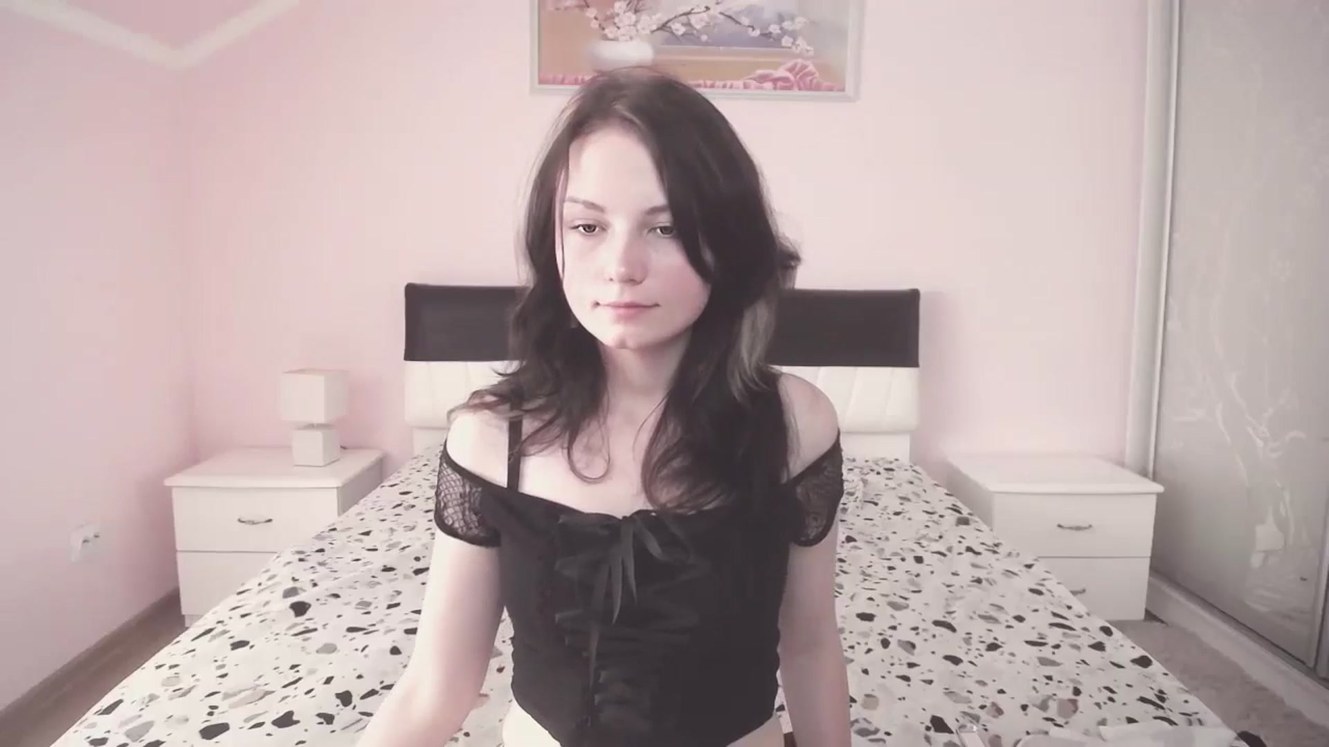 Gallery image thumbnail from Tiffanyy_Moon's myfreecams stream on, 08/12/2024, 08:40 image 8 of 20