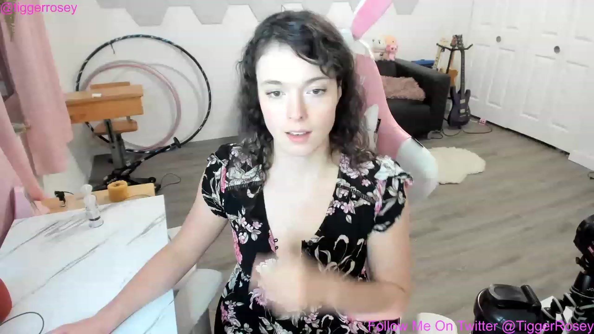 Gallery image thumbnail from TiggerRosey's myfreecams stream on, 11/15/2022, 07:12 image 2 of 20