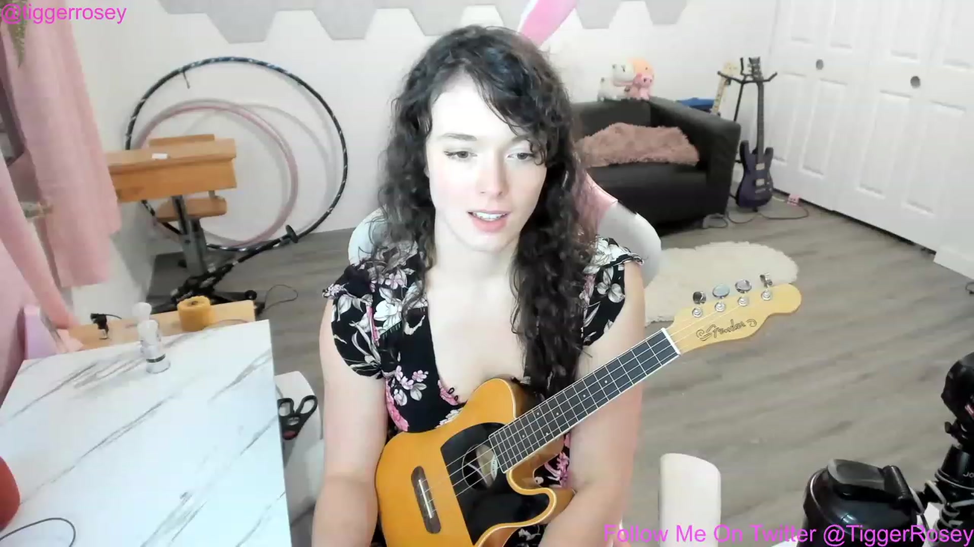 Gallery image thumbnail from TiggerRosey's myfreecams stream on, 11/15/2022, 07:12 image 9 of 20