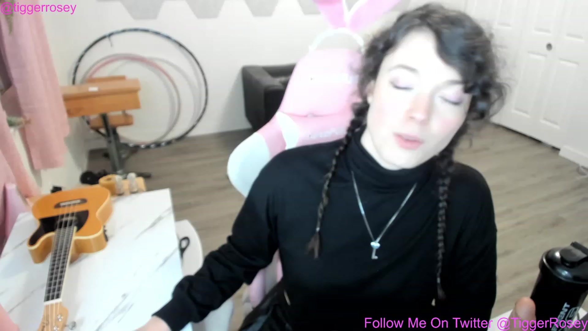 Gallery image thumbnail from TiggerRosey's myfreecams stream on, 11/17/2022, 03:17 image 15 of 20
