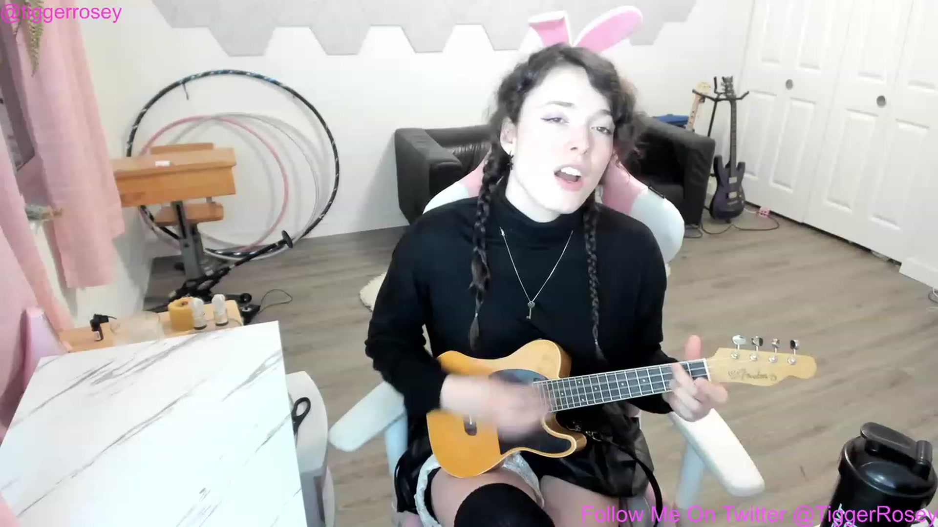 Gallery image thumbnail from TiggerRosey's myfreecams stream on, 11/17/2022, 03:17 image 3 of 20
