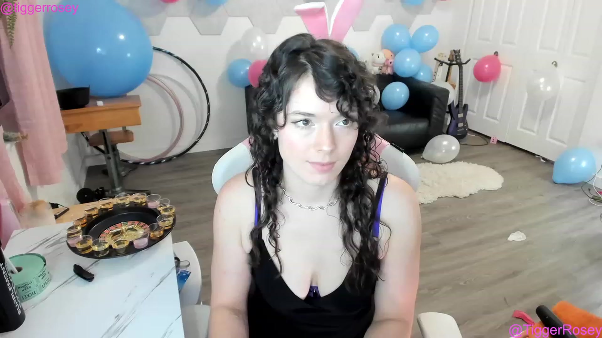 Gallery image thumbnail from TiggerRosey's myfreecams stream on, 11/19/2022, 01:23 image 17 of 20