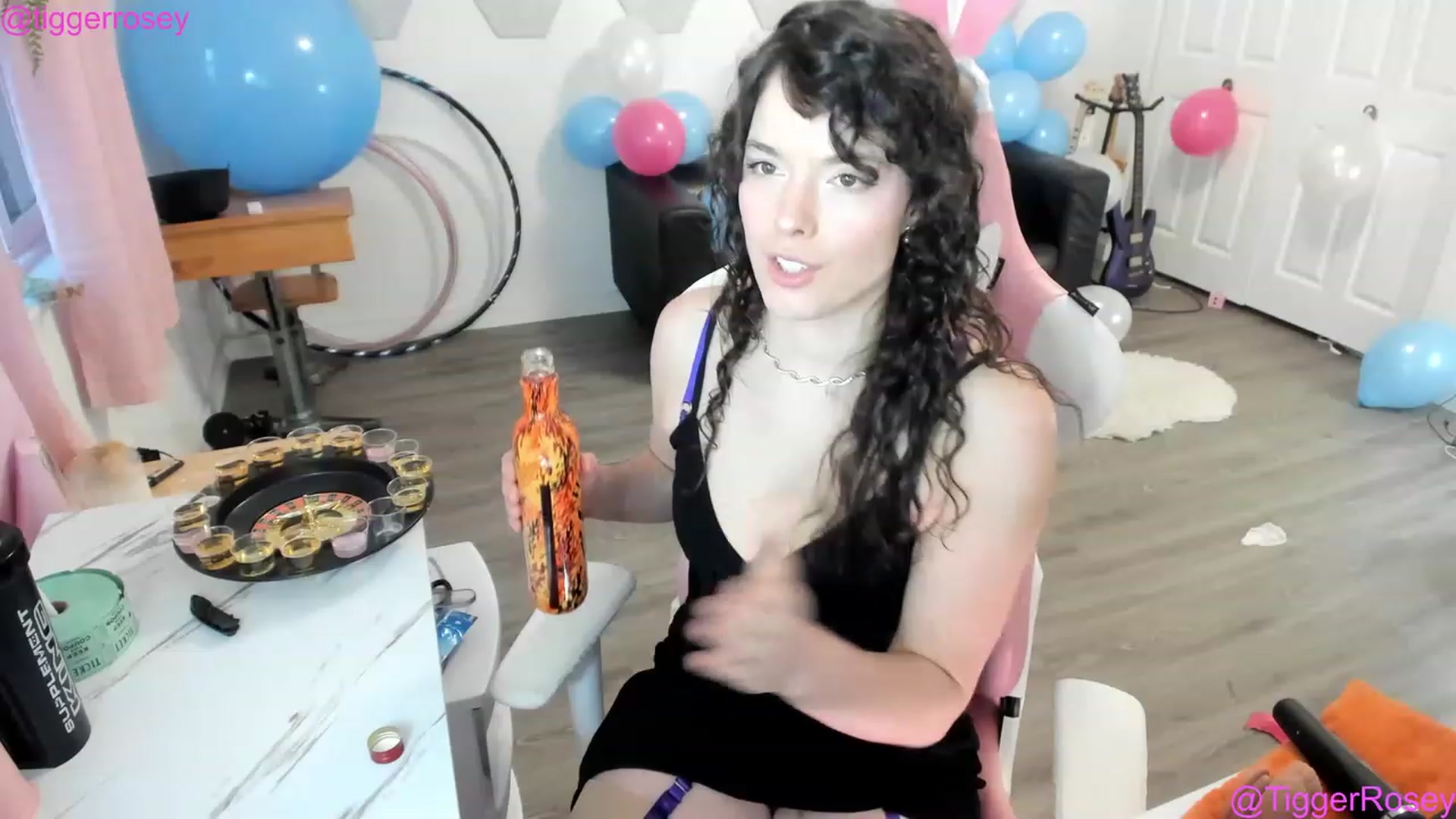 Gallery image thumbnail from TiggerRosey's myfreecams stream on, 11/19/2022, 01:23 image 11 of 20
