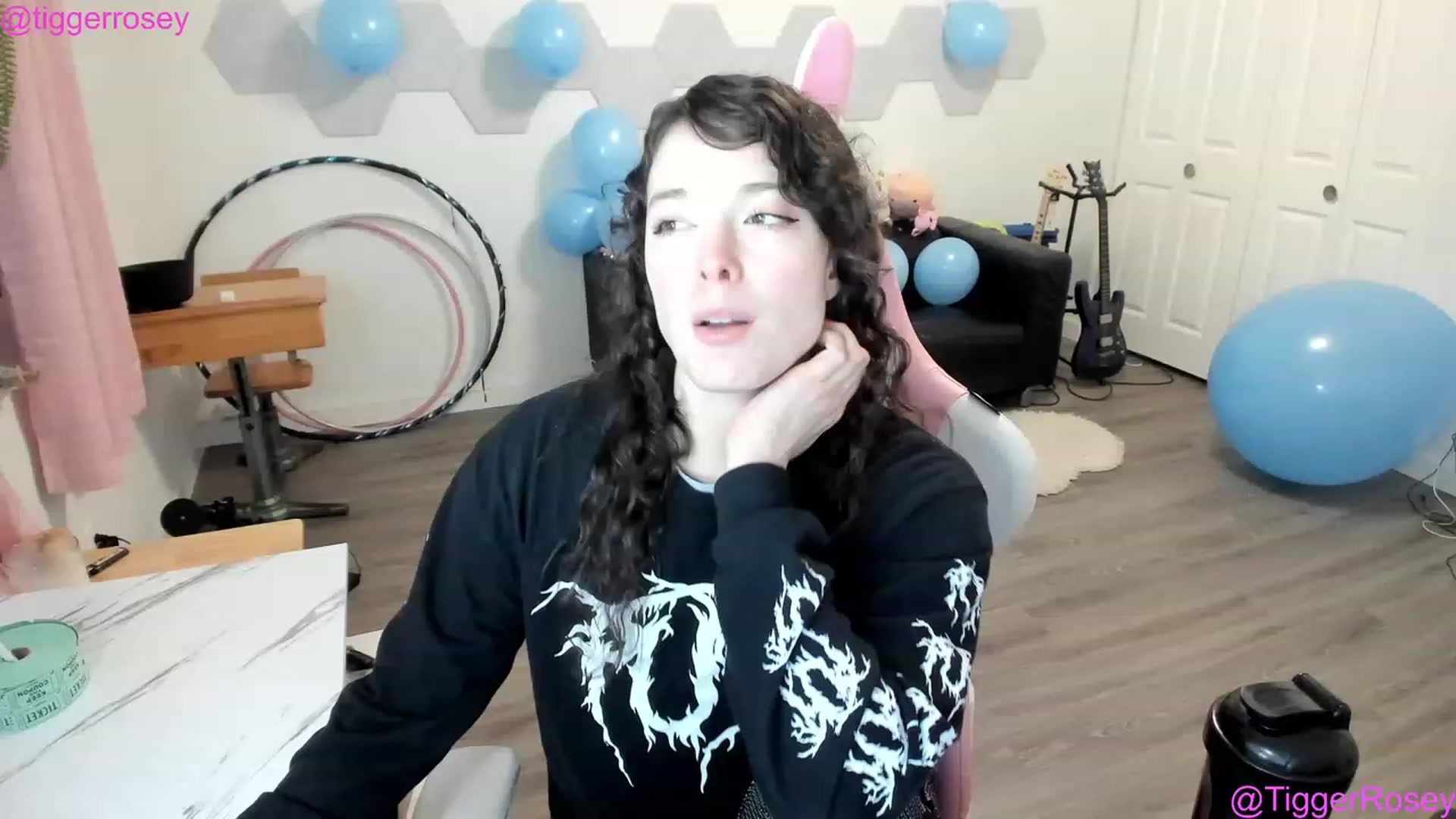 Gallery image thumbnail from TiggerRosey's myfreecams stream on, 11/22/2022, 03:17 image 17 of 20