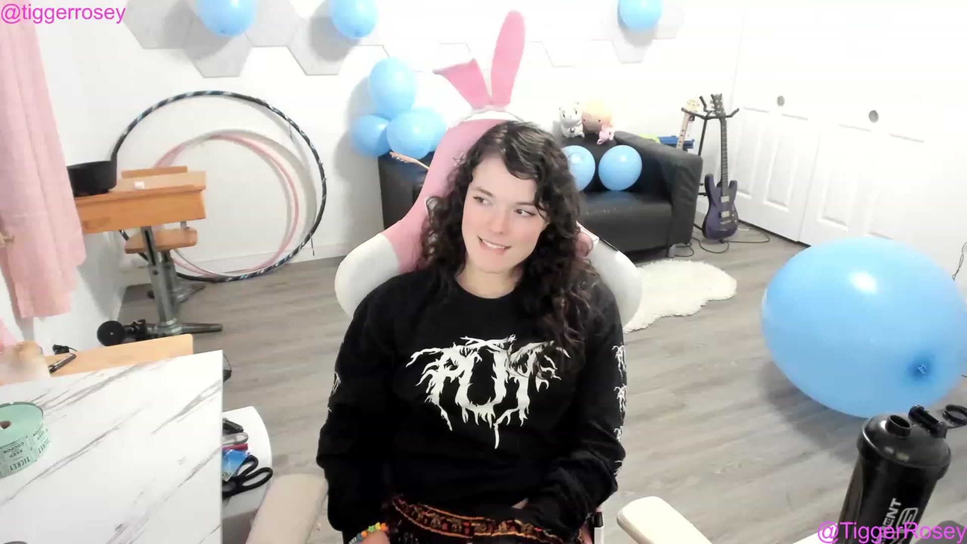 Gallery image thumbnail from TiggerRosey's myfreecams stream on, 12/01/2022, 08:13 image 1 of 20