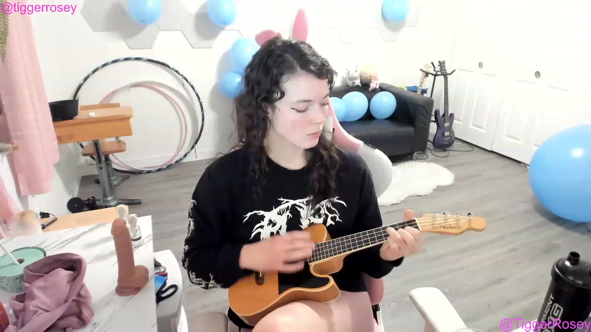 Gallery image thumbnail from TiggerRosey's myfreecams stream on, 11/22/2022, 10:07 image 19 of 20