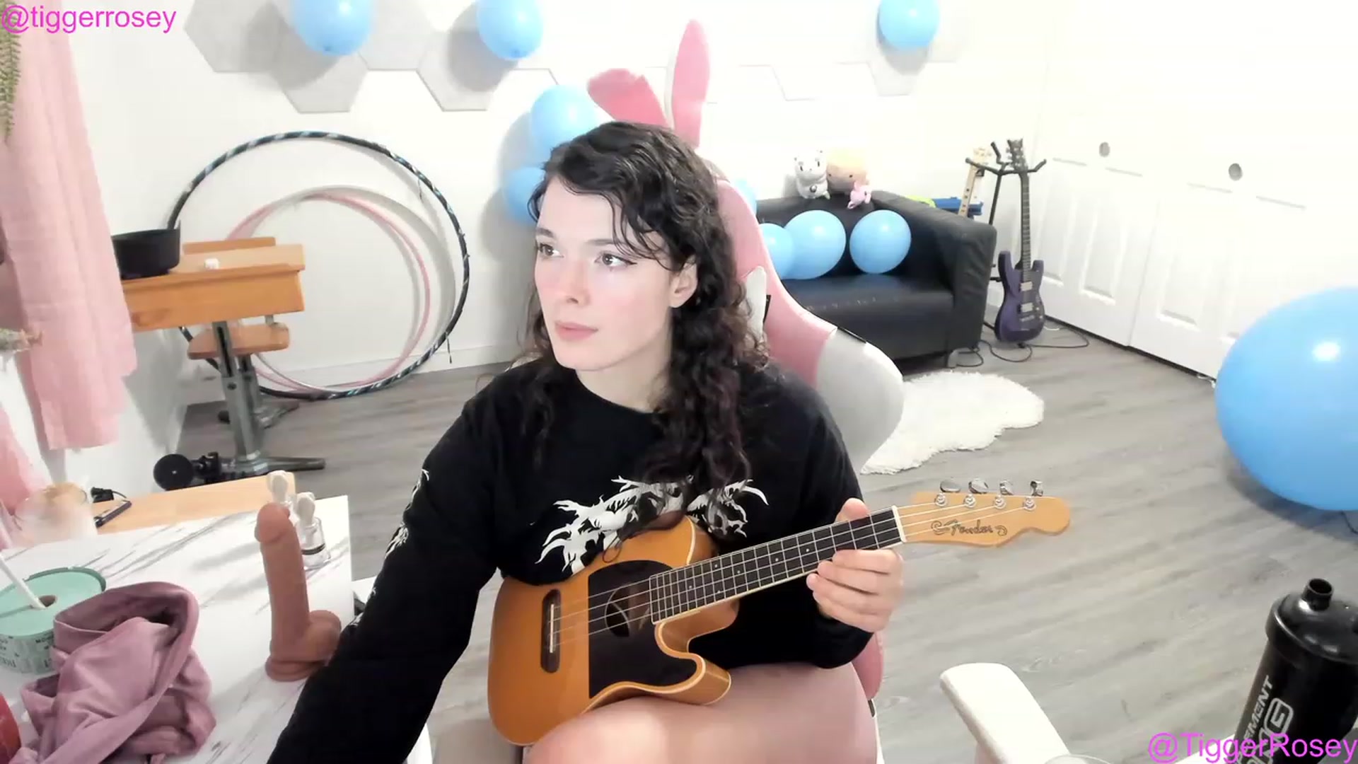Gallery image thumbnail from TiggerRosey's myfreecams stream on, 11/22/2022, 10:07 image 20 of 20