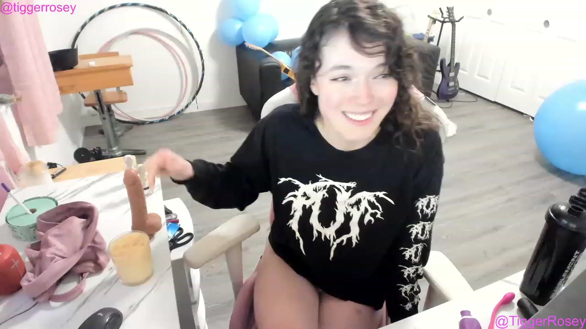 Gallery image thumbnail from TiggerRosey's myfreecams stream on, 11/22/2022, 10:07 image 2 of 20