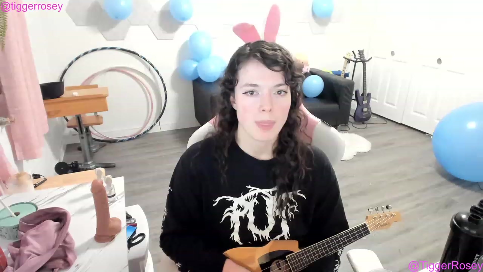 Gallery image thumbnail from TiggerRosey's myfreecams stream on, 11/22/2022, 10:07 image 17 of 20