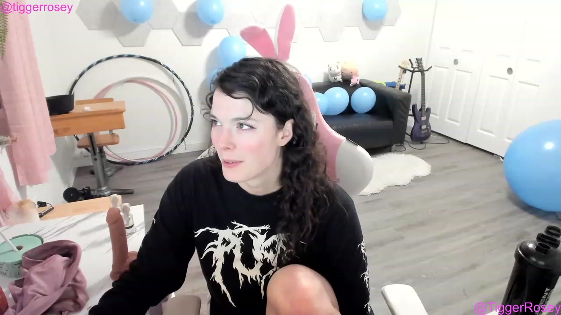 Gallery image thumbnail from TiggerRosey's myfreecams stream on, 11/22/2022, 10:07 image 11 of 20