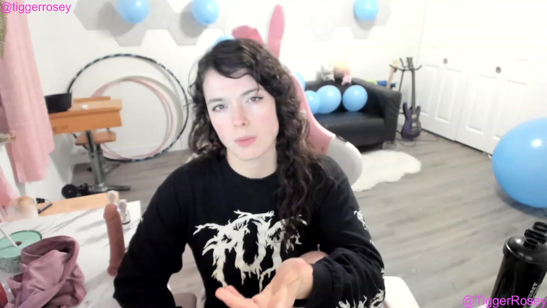 Gallery image thumbnail from TiggerRosey's myfreecams stream on, 11/22/2022, 10:07 image 9 of 20