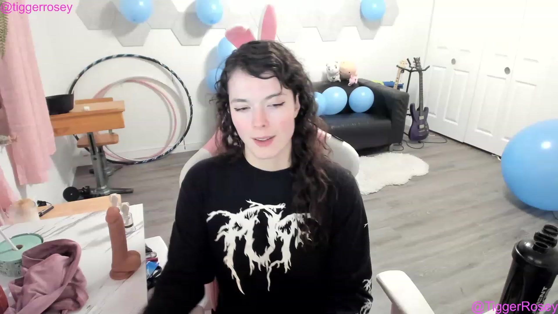 Gallery image thumbnail from TiggerRosey's myfreecams stream on, 11/22/2022, 10:07 image 13 of 20
